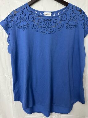 Ava & Viv Royal Blue Lace Yoke Short Sleeve Tunic